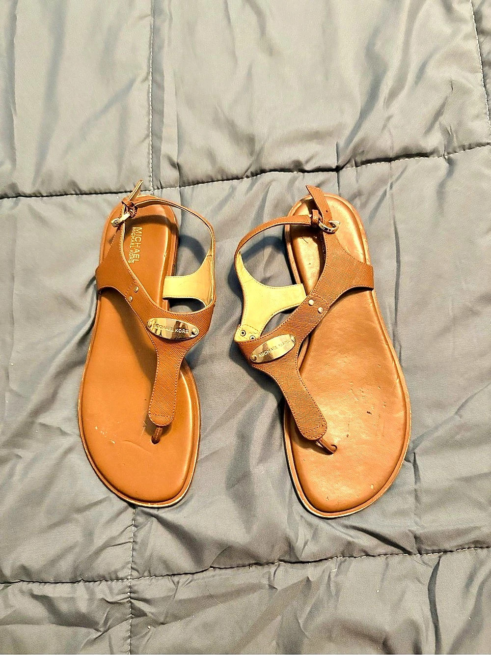 Michael Kors MK Plate Flat Thong Sandal Brown
